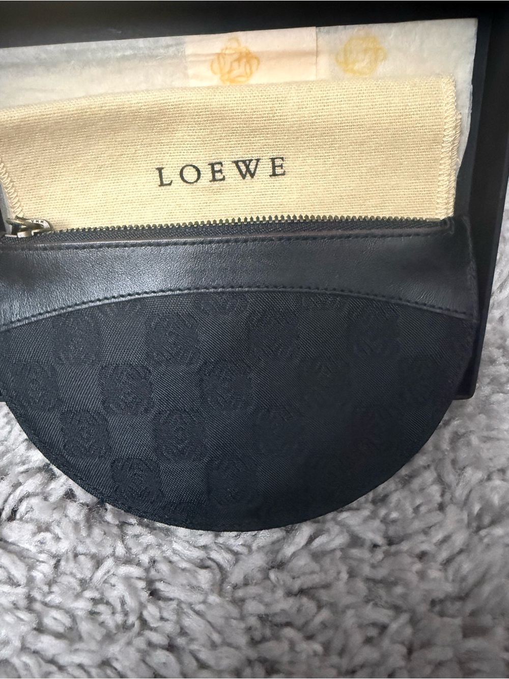 LOEWE Black Half-Moon Mini Pouch with Green D-Ring Accent - Picture 5 of 5